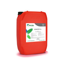 Rd dunk 20 liter Agacid 5+ frn Kersia, surt rengringsmedel fr stall och lantbruk.