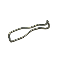 Formad upph�ngningskrok i galvaniserad metall f�r gummi