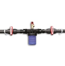 Installationsenhet f�r vattendesinfektion monterad p� vattenledning med filterhus och avst�ngningsventiler.