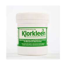 Vit burk med gr�n etikett f�r Klorkleen desinfektions- och reng�ringstabletter.